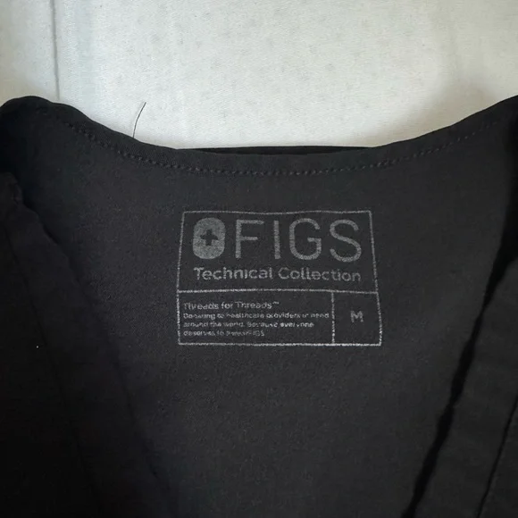 Figs Women's Black Scrub Set - Picture 2 of 6